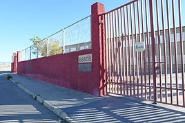 La Escuela de Arte de Alicante sigue cerrada.