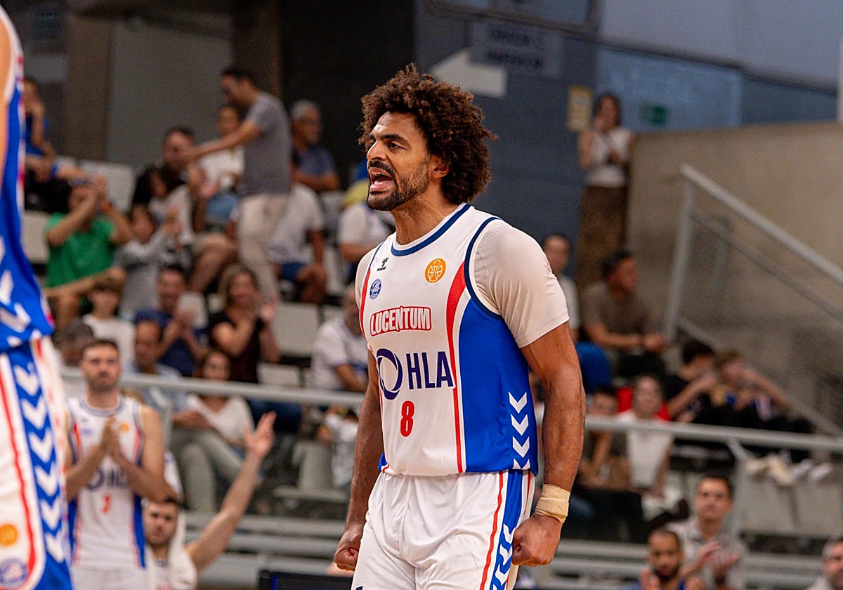 Jean Marc Mwema, durante un partido en el Pedro Ferrándiz.