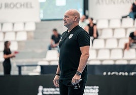 El hasta ahora entrenador del EÓN Alicante, Fernando Latorre.
