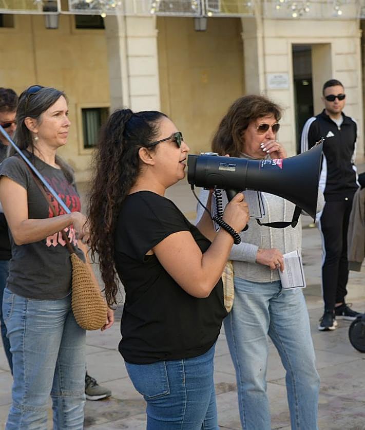 Imagen secundaria 2 - Protesta de Menjars a Casa