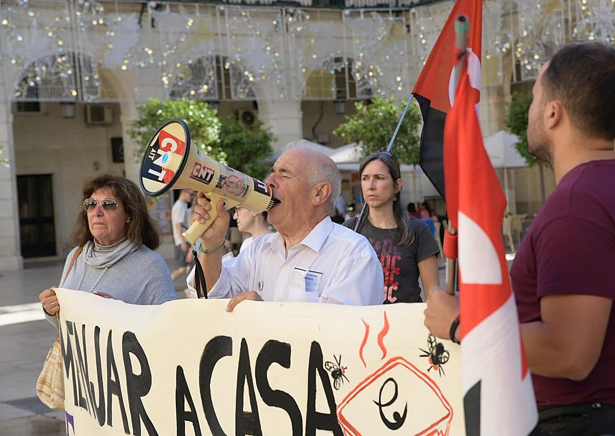 Imagen secundaria 1 - Protesta de Menjars a Casa