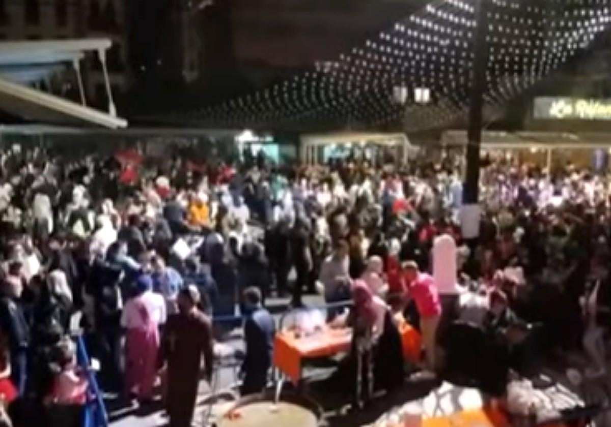 Fiesta de Halloween en la plaza del 25 de mayo.