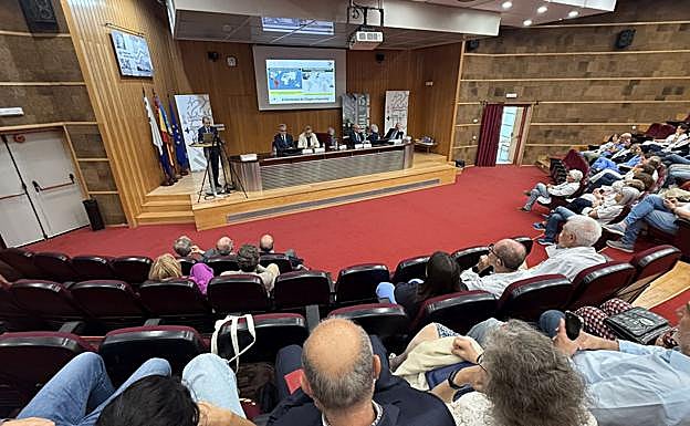 En su discurso de ingreso, el doctor ha pronunciado la conferencia titulada «La enfermedad de Chagas importada».