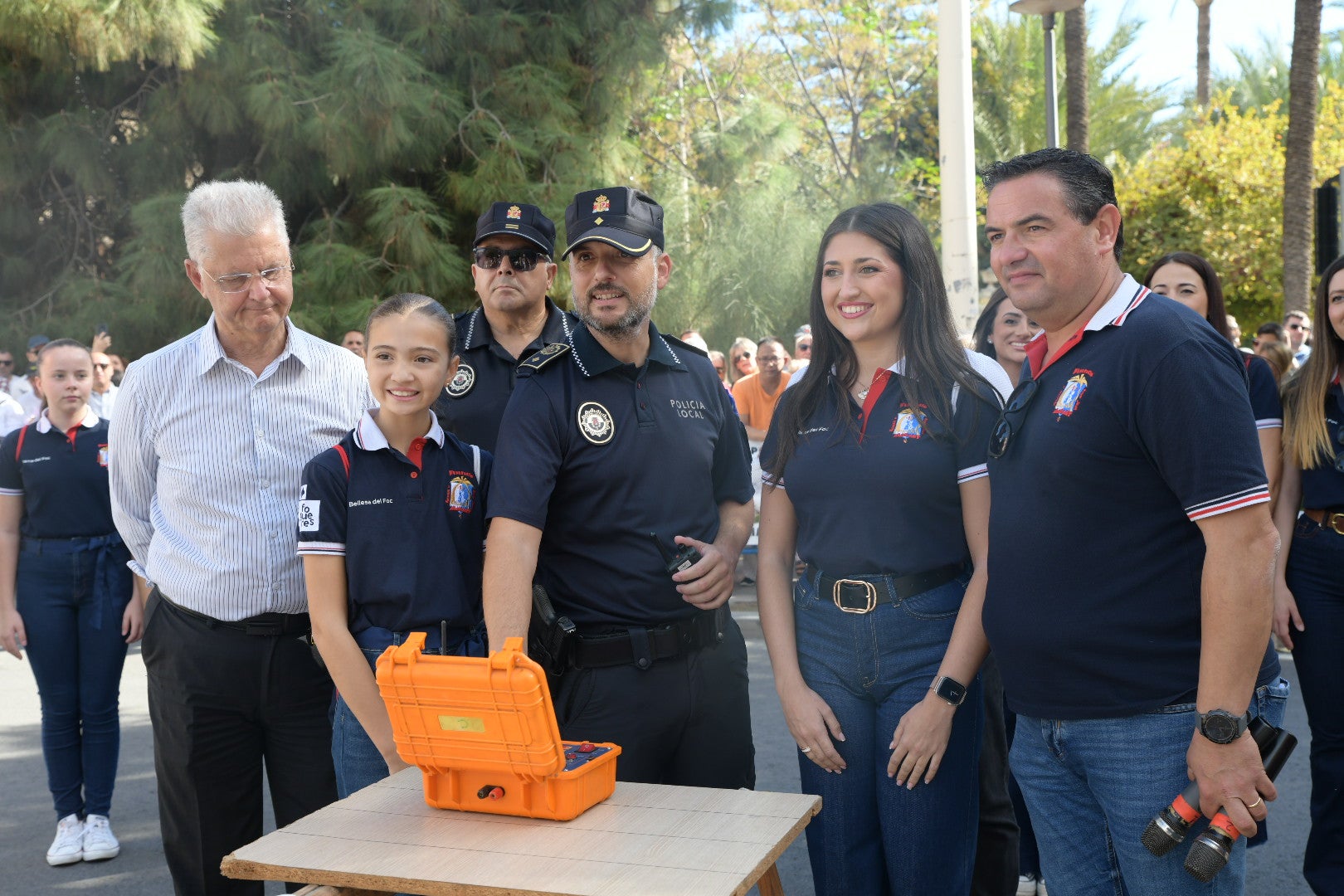 Mascletà de las Hogueras: el rugido de la bestia ensordece la plaza de España de Alicante