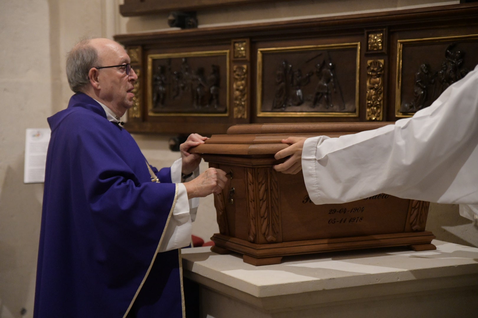 Los restos del médico Pedro Herrero ya reposan en la Capilla de la Buena Muerte de Alicante