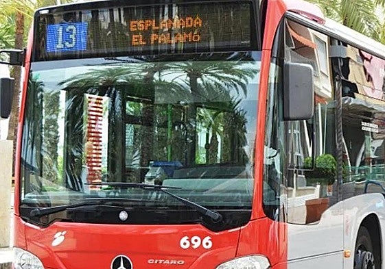 Una de las líneas de autobús afectadas por la mascletà.