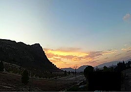 Amanecer de este domingo en Villena.