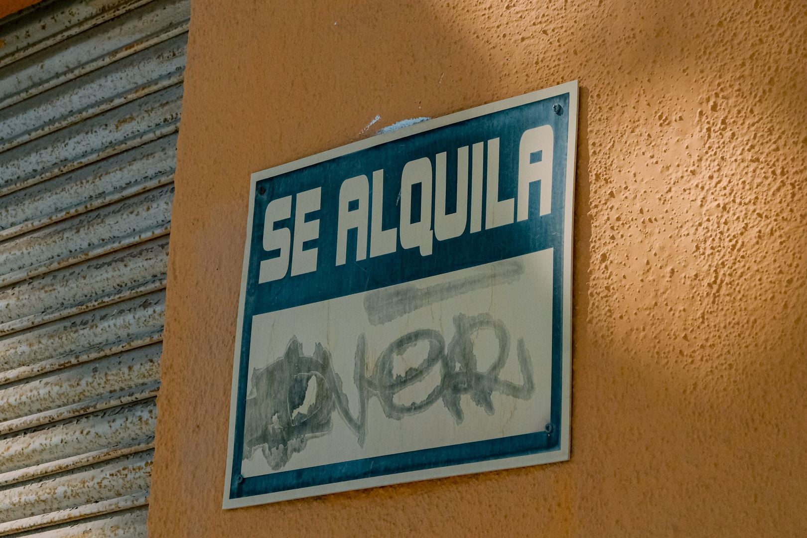 Rental sign in Alicante.