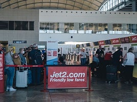 Mostradores de Jet2 en el aeropuerto de Alicante-Elche.