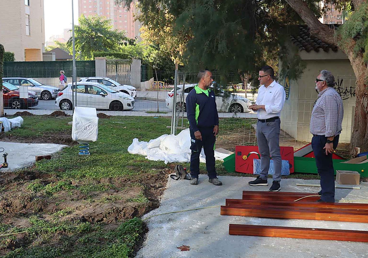 Imagen de la visita realizada por el concejal del área