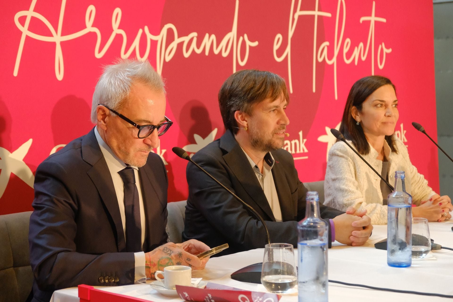 El doctor Enrique de Madaria participa en el ciclo de conferencias circulares del Cámara Business Club