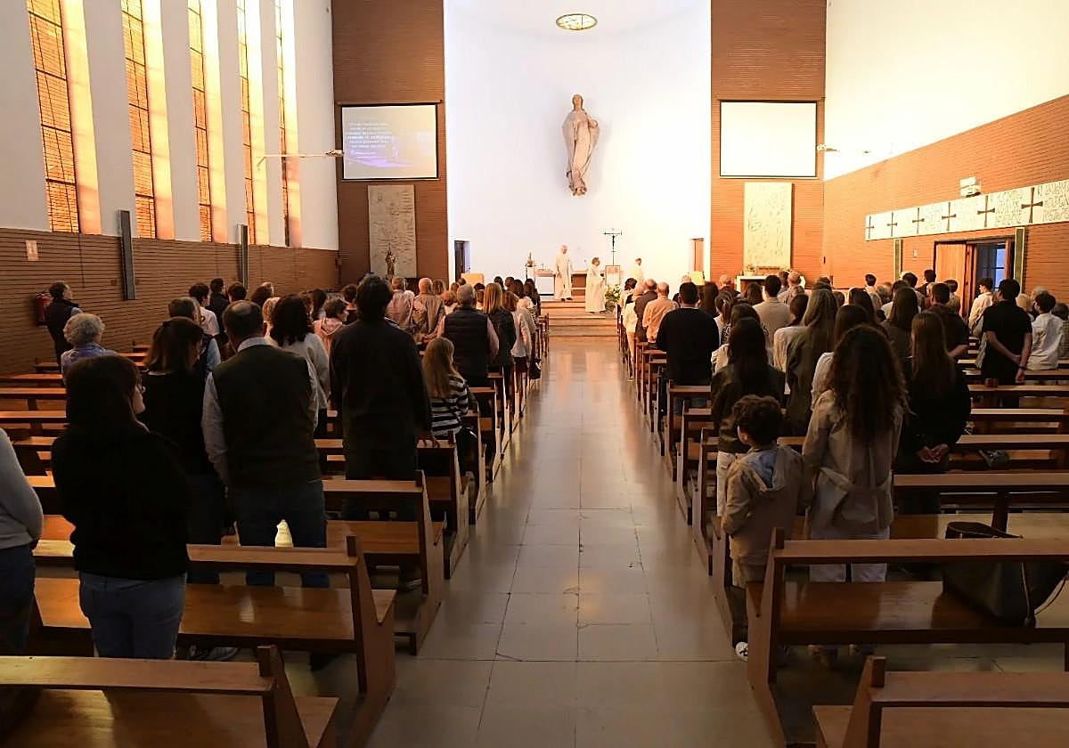 Archive image of a mass celebration at the Inmaculada Jesuitas School in Alicante.