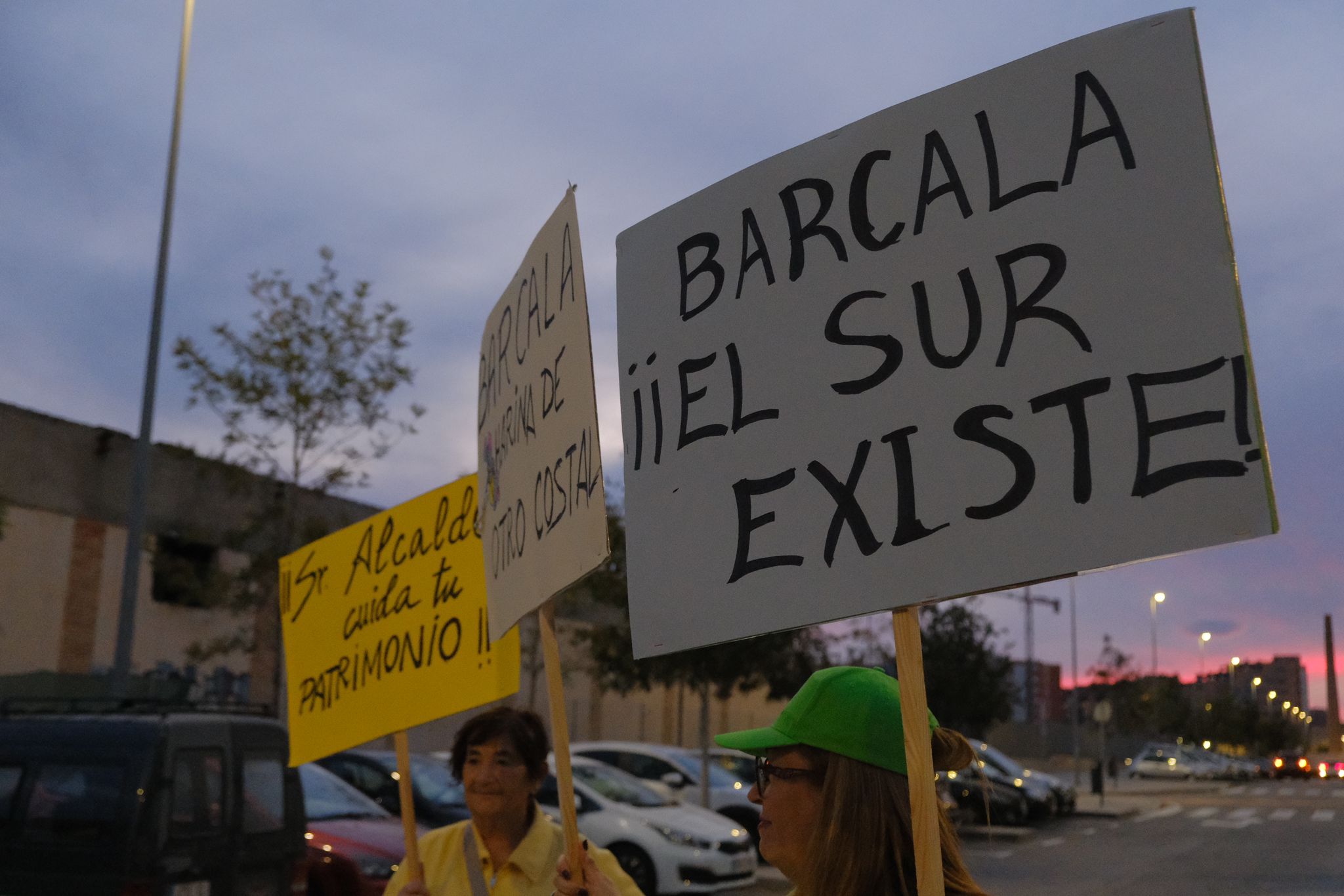 Imagen secundaria 2 - Los vecinos de Parque del Mar piden cuentas sobre el desarrollo de las Harineras