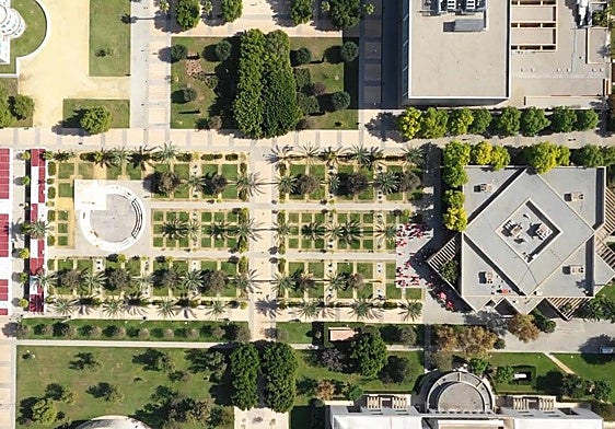 El equilibrio y la proporción marcan el diseño de edificios y zonas verdes del campus.