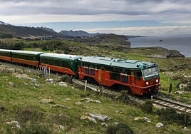 Uno de los trenes turísticos de Renfe.