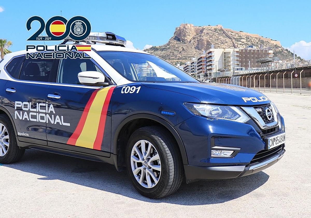Un coche de la Policía Nacional de Alicante.
