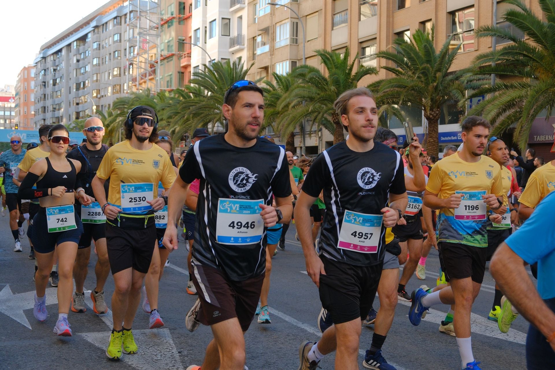 La Carrera del Mediterráneo reúne a 5.000 atletas y abre el mes del gran deporte en Alicante