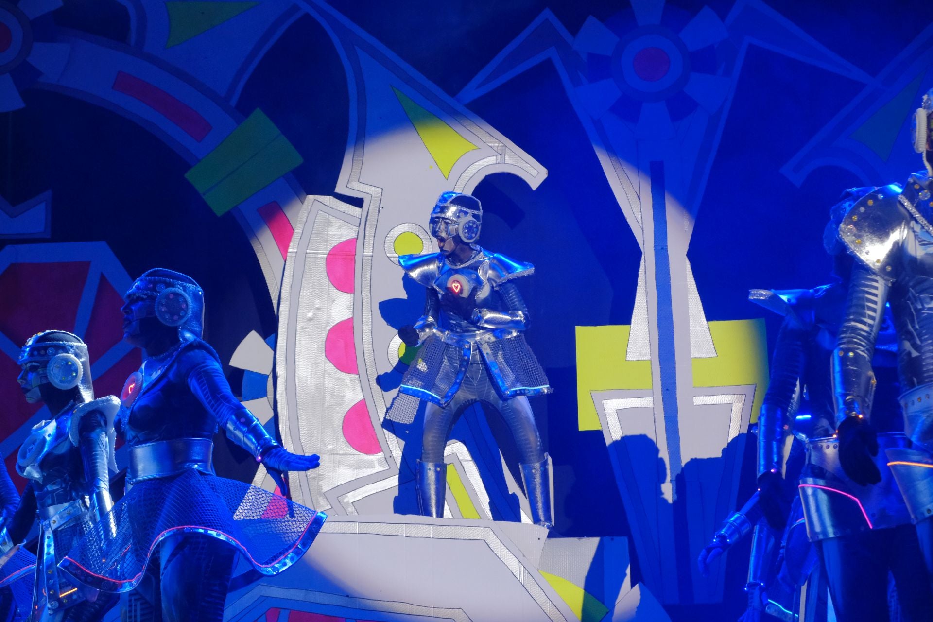 Las Hogueras se suben al escenario en la primera eliminatoria del certamen artístico