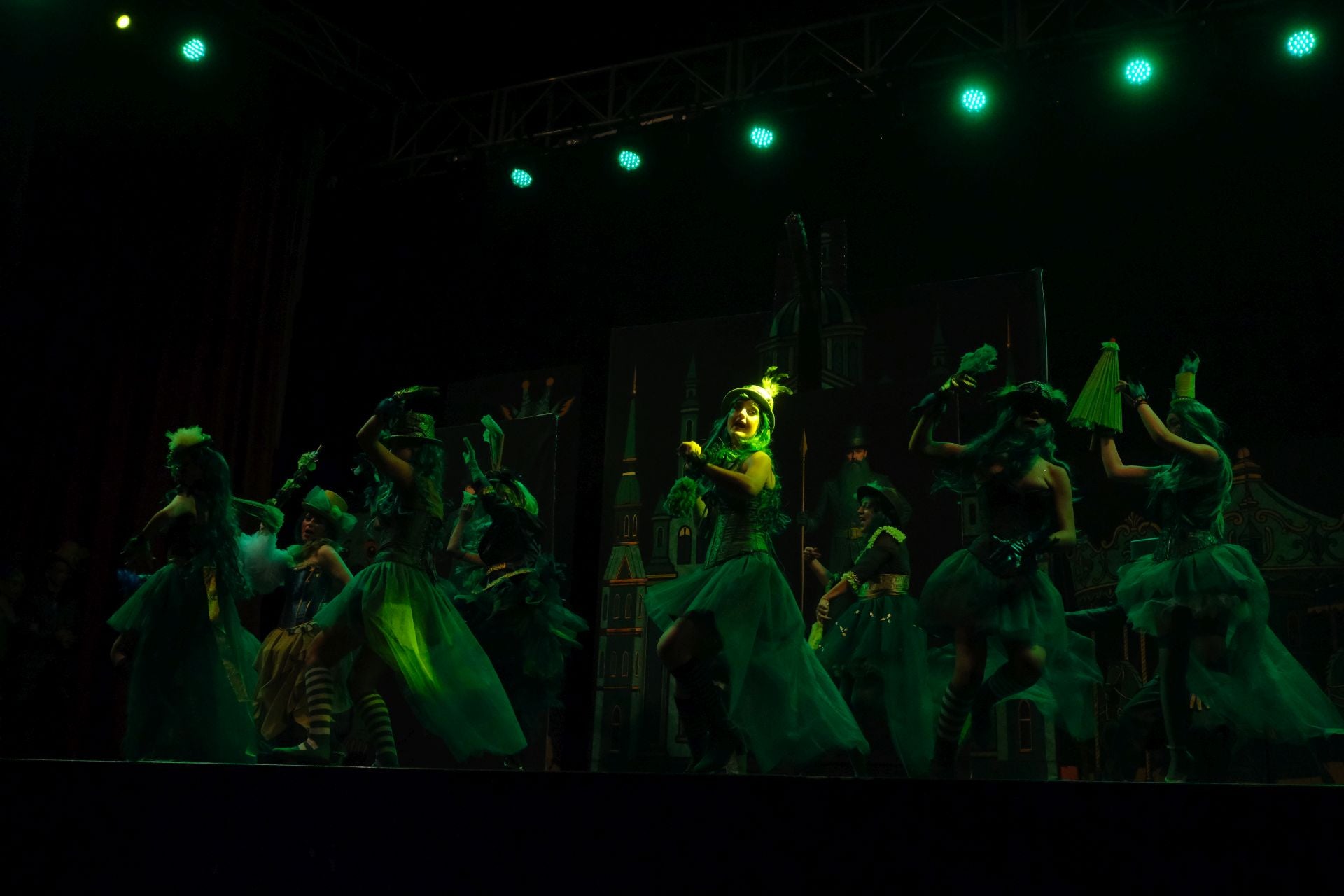 Las Hogueras se suben al escenario en la primera eliminatoria del certamen artístico