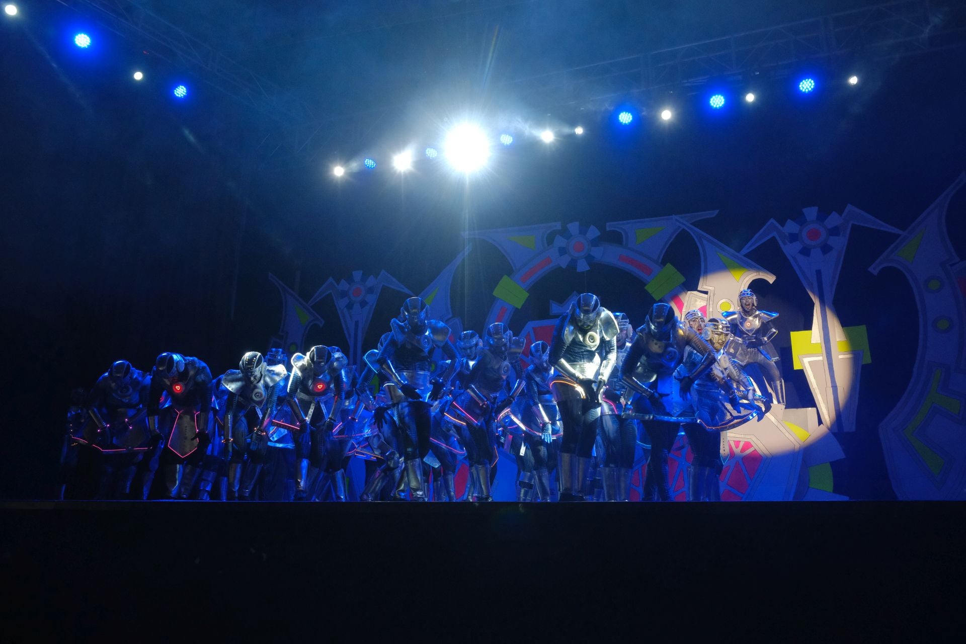 Las Hogueras se suben al escenario en la primera eliminatoria del certamen artístico