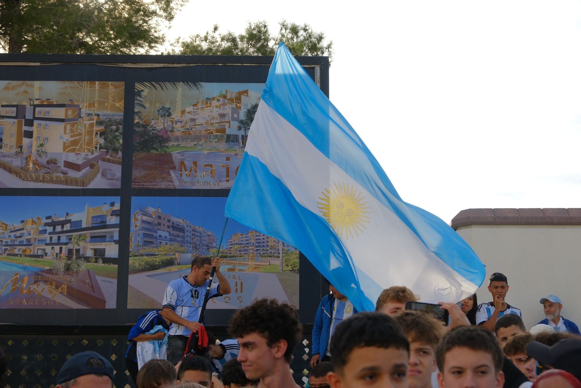 Fiebre albiceleste en Algorfa: Messi y la Selección argentina desatan la locura