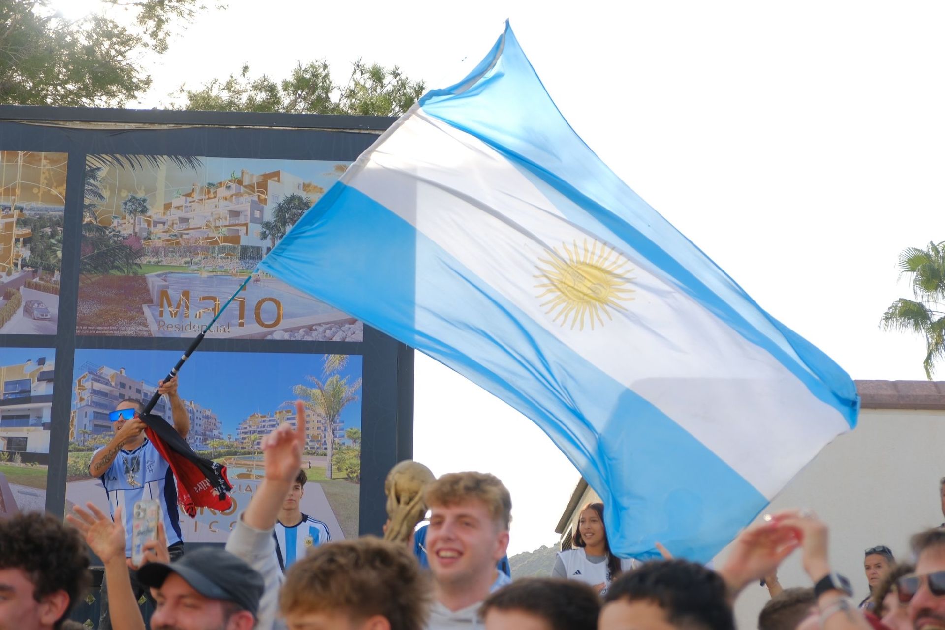 Fiebre albiceleste en Algorfa: Messi y la Selección argentina desatan la locura