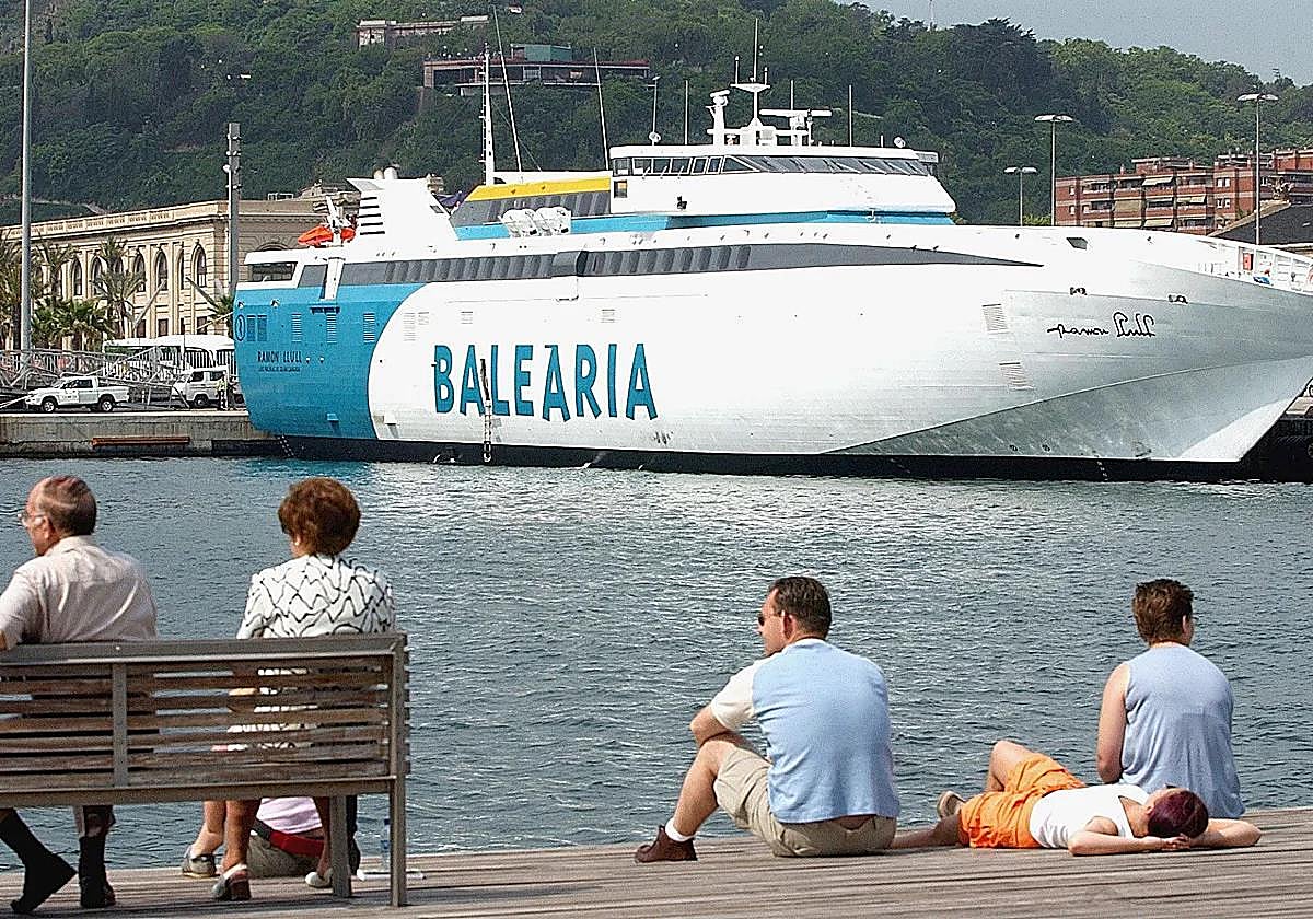 Un crucero de Baleària, en Barcelona.