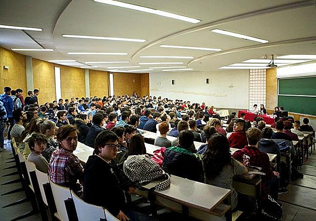 Una de las aulas del Aulario 1 de la UA.
