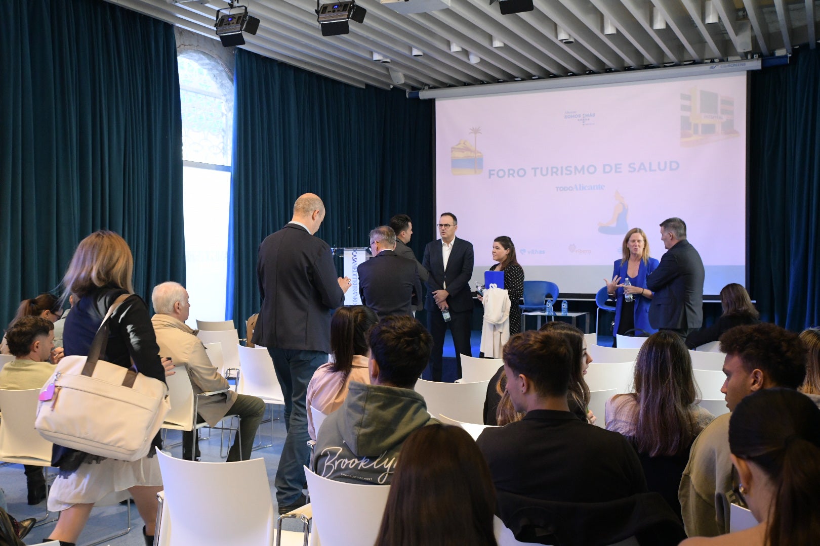 Imágenes del foro &#039;Turismo de salud&#039; organizado por TodoAlicante