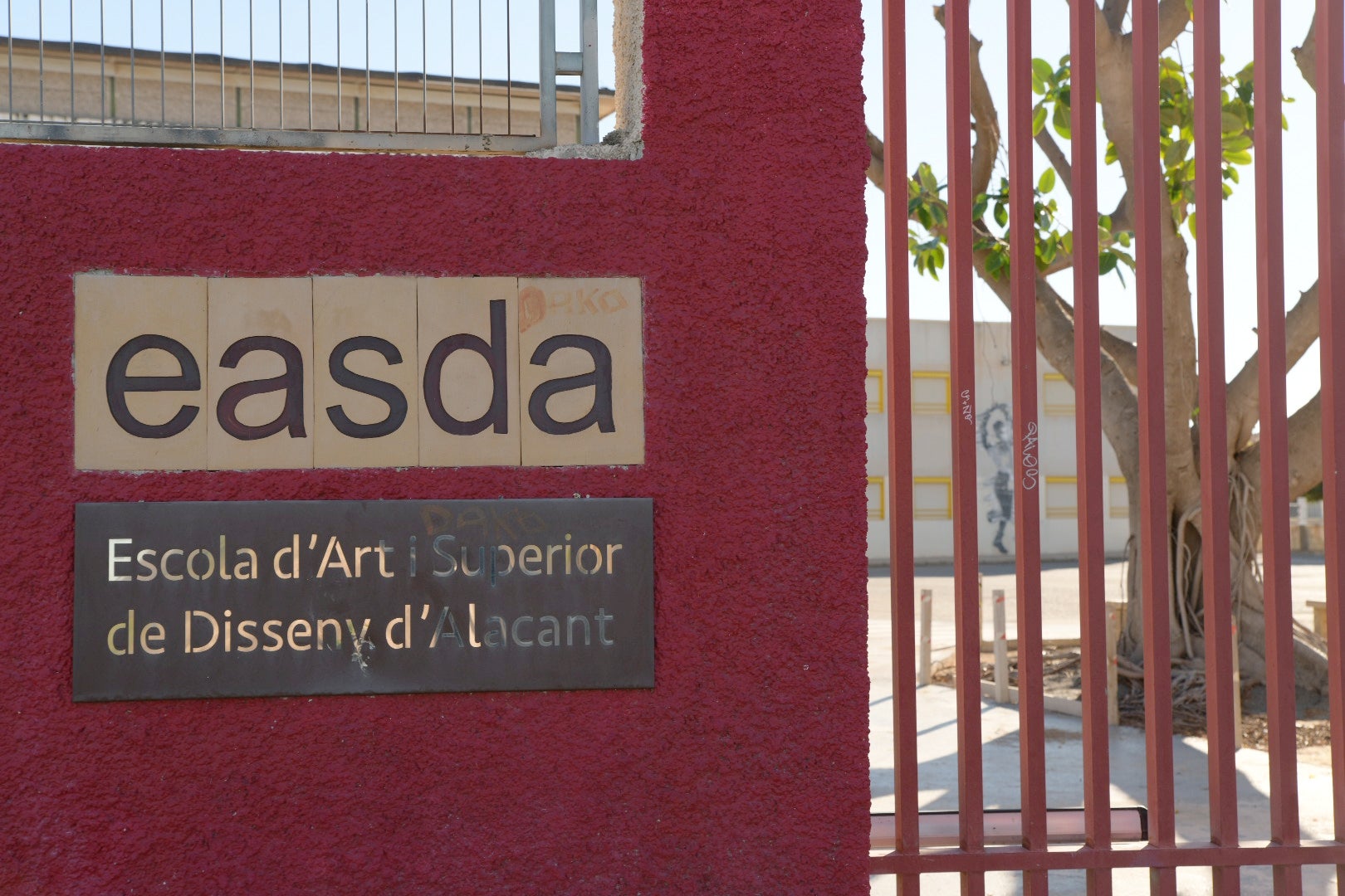 Escuela de Arte y Superior de Diseño de Alicante (EASDA).