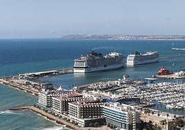Dique de Levante del puerto de Alicante, visto desde el Castillo de Santa Bárbara.