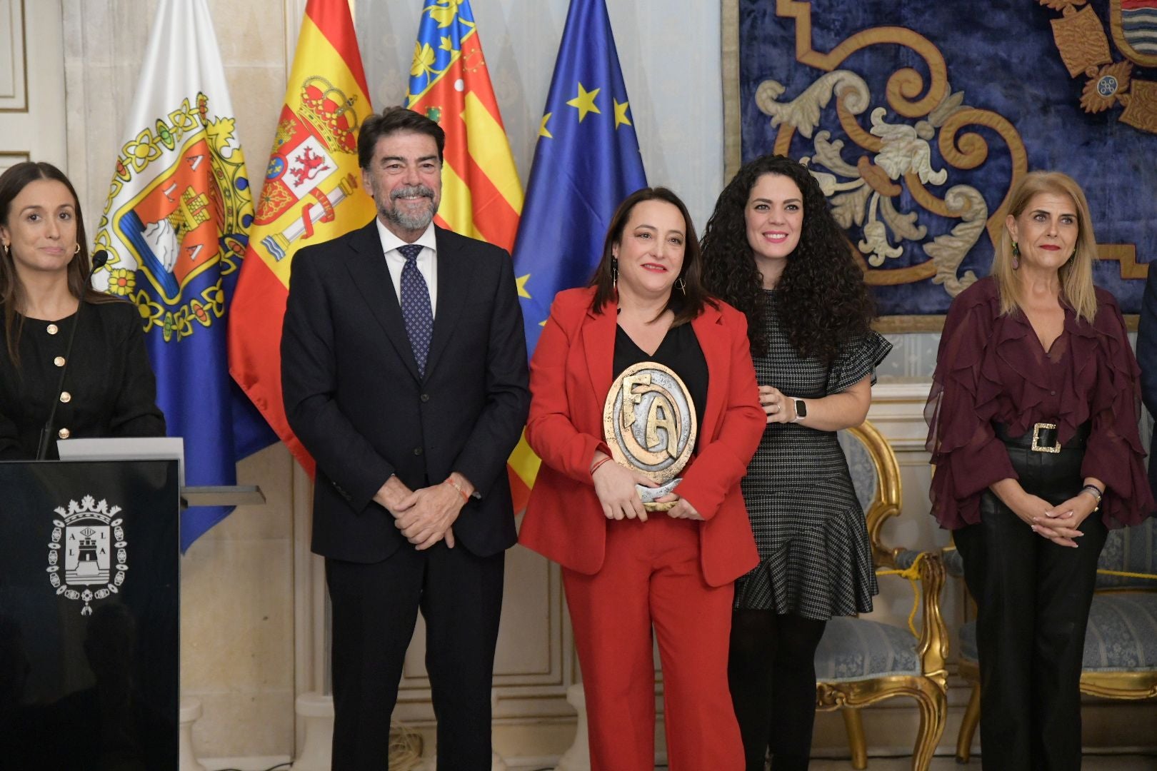 Los nominados a los premios &#039;Festers d&#039;Alacant&#039; recogen sus estatuillas