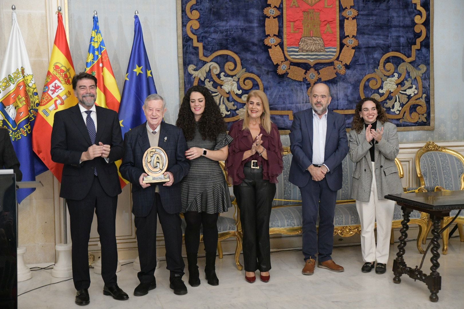 Los nominados a los premios &#039;Festers d&#039;Alacant&#039; recogen sus estatuillas