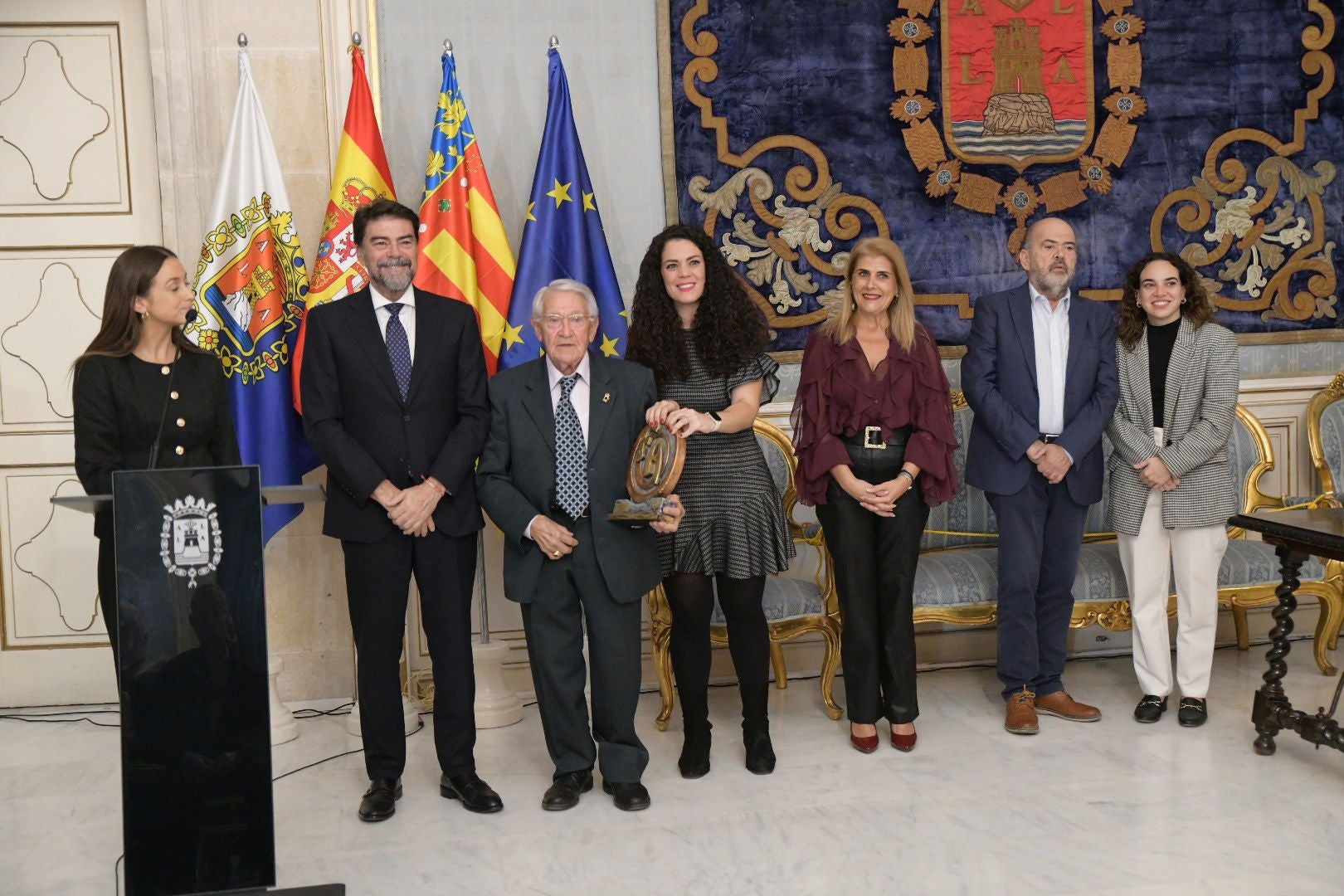 Los nominados a los premios &#039;Festers d&#039;Alacant&#039; recogen sus estatuillas