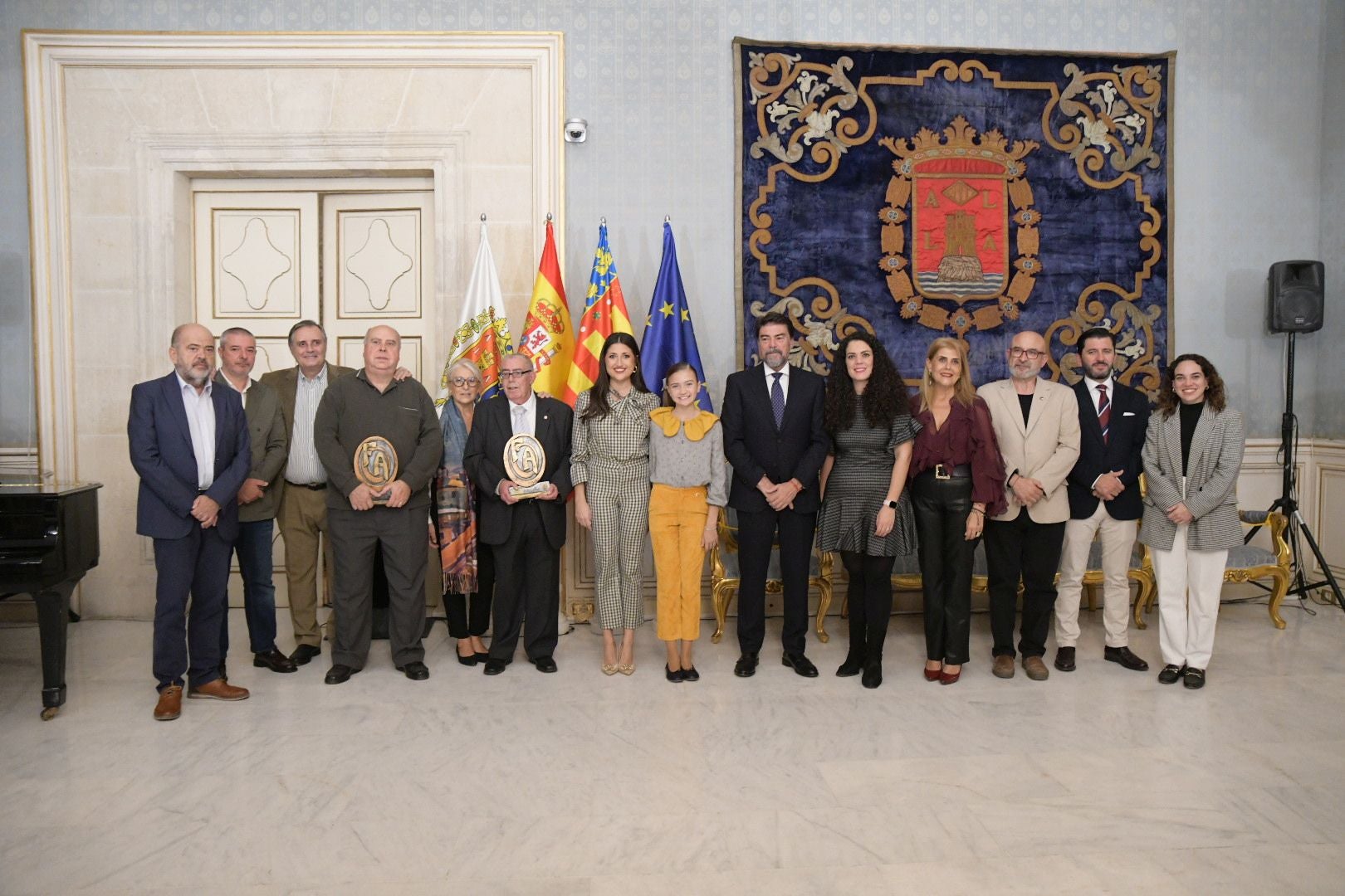 Los nominados a los premios &#039;Festers d&#039;Alacant&#039; recogen sus estatuillas