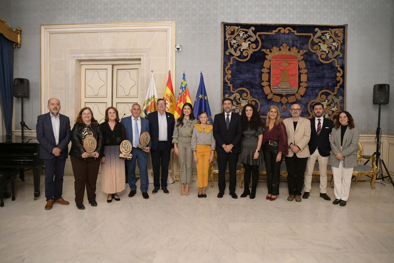 Los nominados a los premios &#039;Festers d&#039;Alacant&#039; recogen sus estatuillas