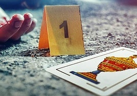 El asesino de la baraja dejaba una carta en cada escenario del crimen.