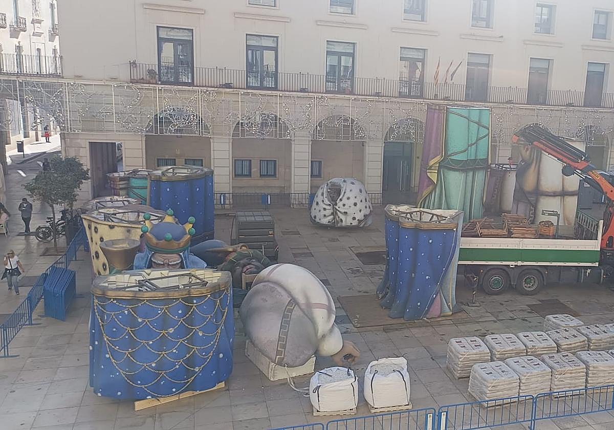 Collection of the giant Nativity scene in Alicante.