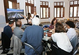 El jurado, reunido en la Diputación este lunes.