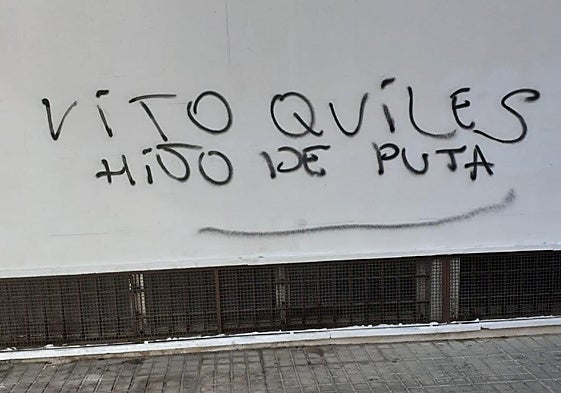 Pintada en la fábrica de calzado de la familia de Vito Quiles.