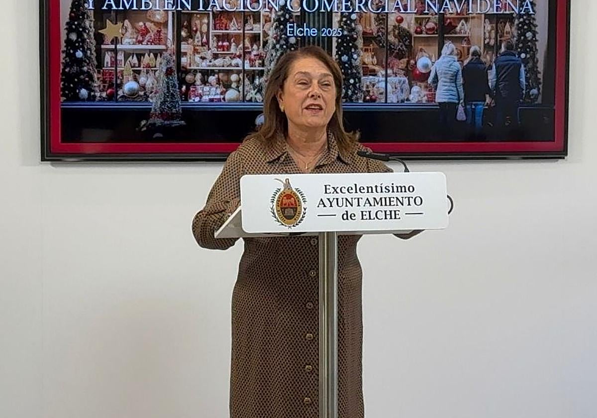 El concurso navideño invita a comercios y hostelería de Elche a transformar sus escaparates con propuestas creativas estas fiestas.