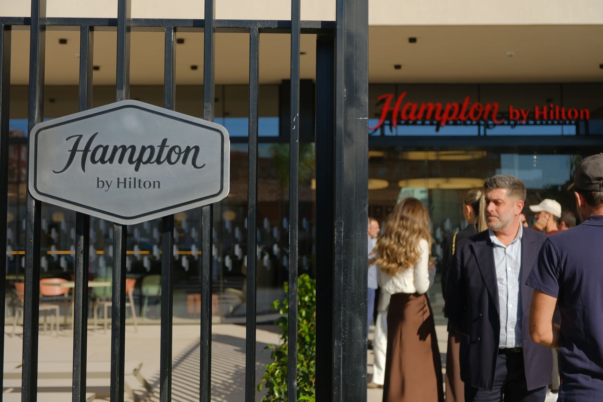 El aeropuerto de Alicante-Elche ya tiene hotel: Hampton by Hilton abre sus puertas