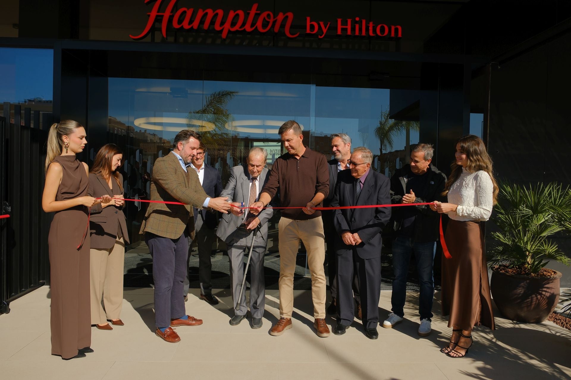 El aeropuerto de Alicante-Elche ya tiene hotel: Hampton by Hilton abre sus puertas