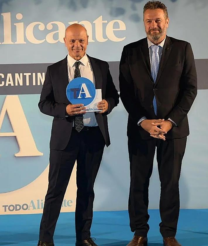 Imagen secundaria 2 - Imágenes durante la entrega de premios.