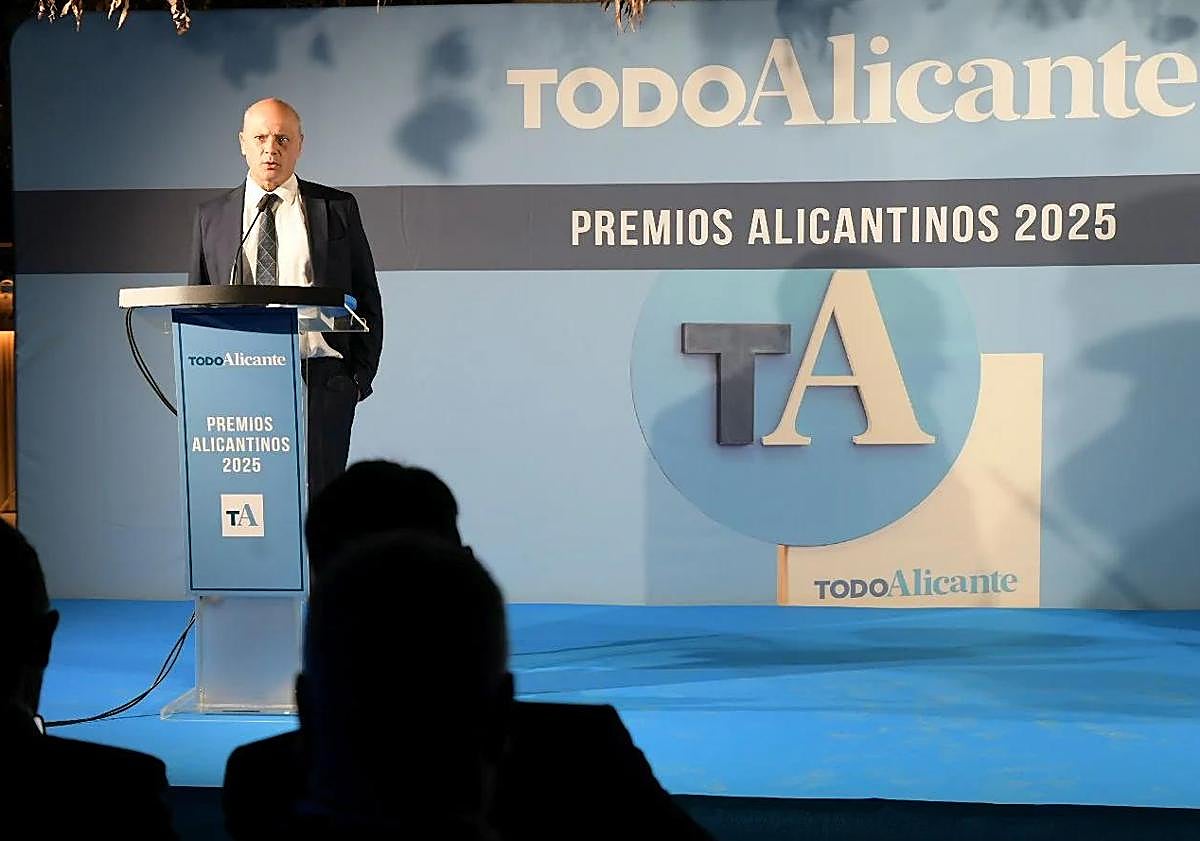 Imagen principal - Imágenes durante la entrega de premios.