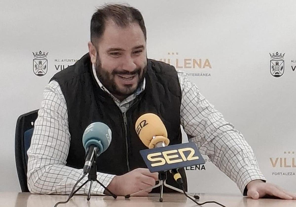 El Palacio Consistorial continúa en pausa debido al choque entre la empresa y la dirección técnica sobre el coste y alcance del refuerzo de las vigas.