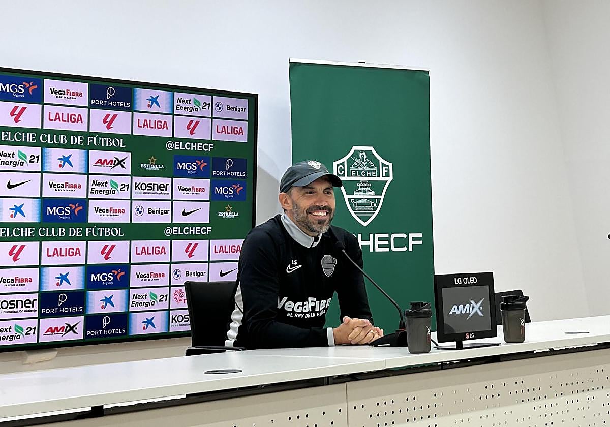 Eder Sarabia durante la rueda de prensa.