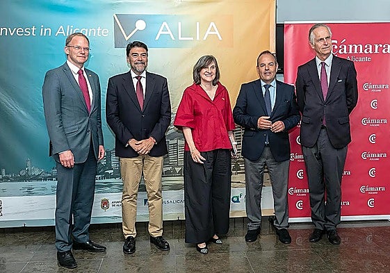 Luis Barcala y Carlos Baño en un acto en junio de 2025.