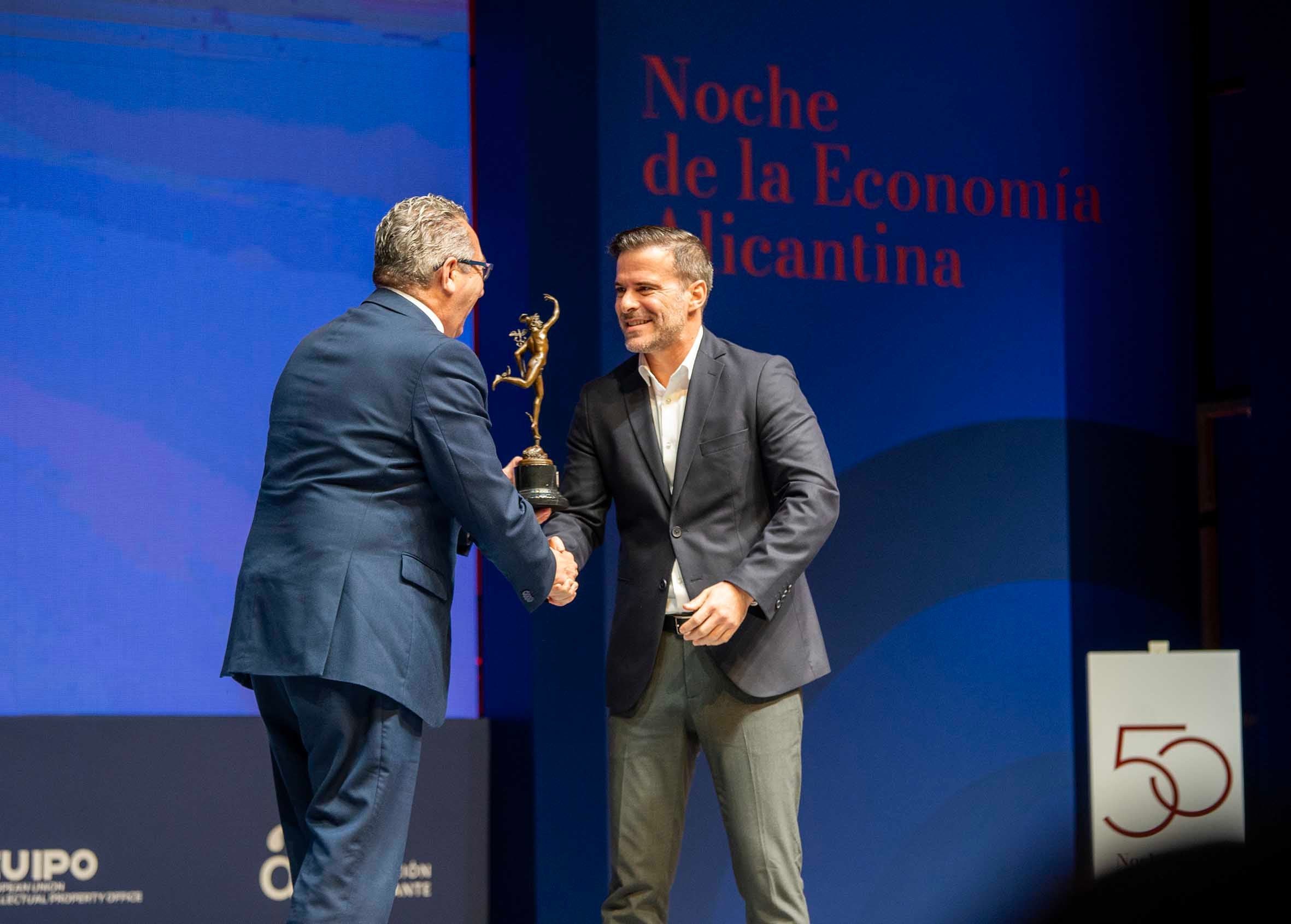 FOTOS | La Noche de la Economía Alicantina: medio siglo premiando el talento empresarial de la provincia