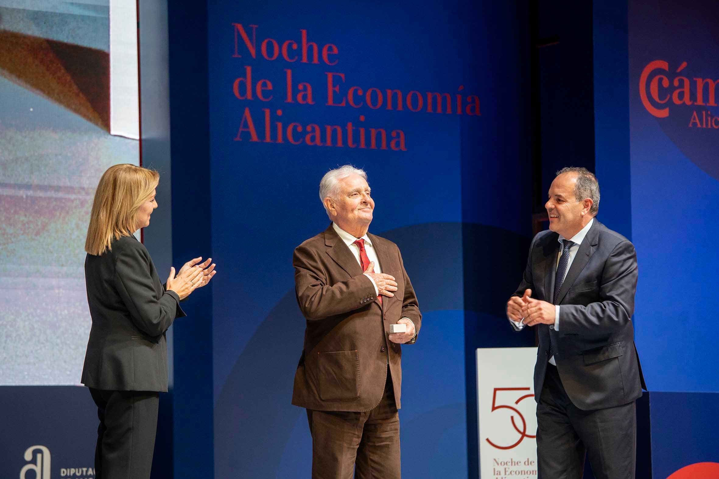 FOTOS | La Noche de la Economía Alicantina: medio siglo premiando el talento empresarial de la provincia